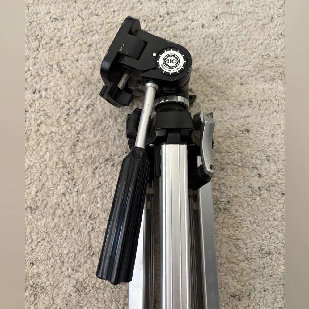 IIC Taiwan Tripod
